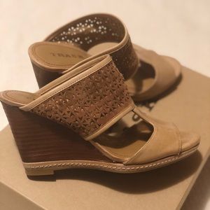 Trask Payton Leather Wedge Sandal